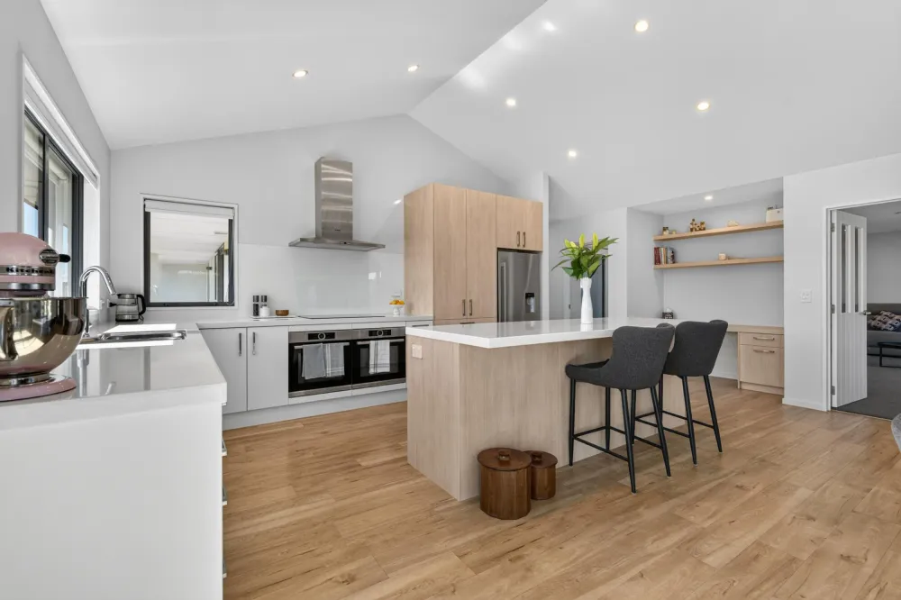 Photos of 16 Landsborough Drive