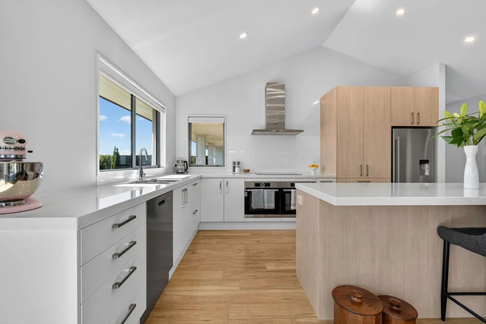 Photos of 16 Landsborough Drive