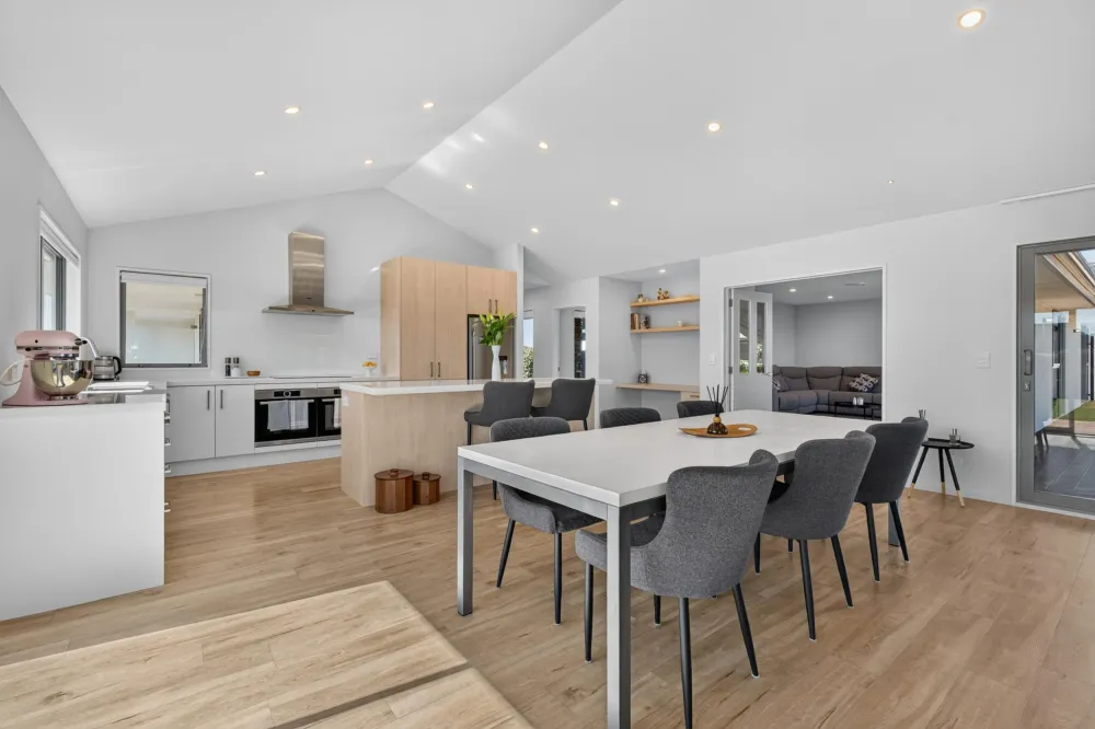 Photos of 16 Landsborough Drive