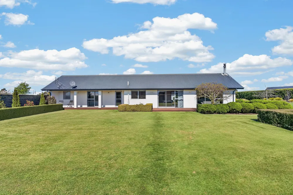 Photos of 16 Landsborough Drive
