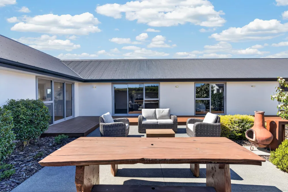 Photos of 16 Landsborough Drive