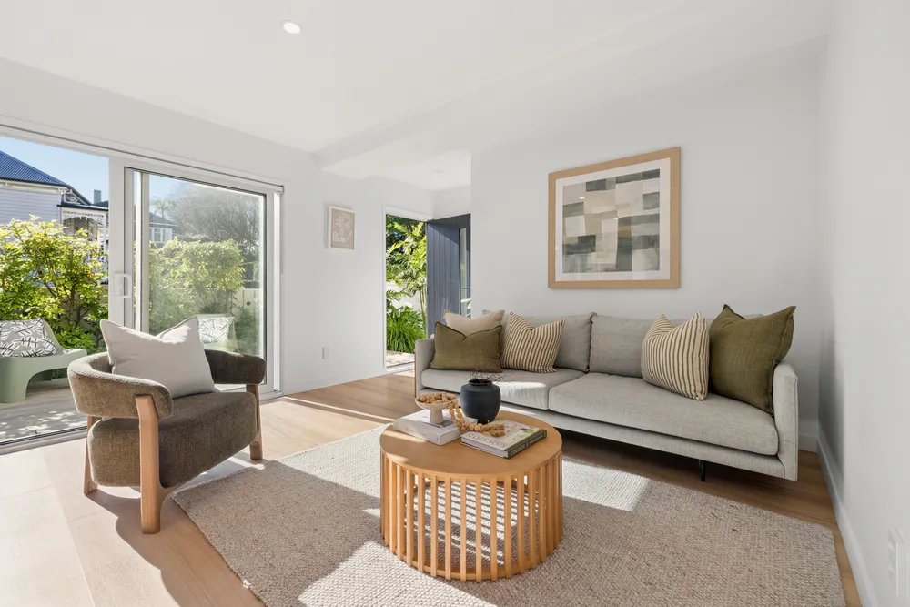 Photos of 35A Francis Street