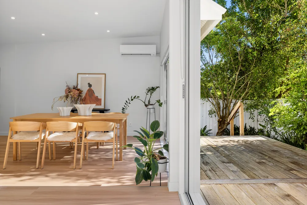 Photos of 35A Francis Street
