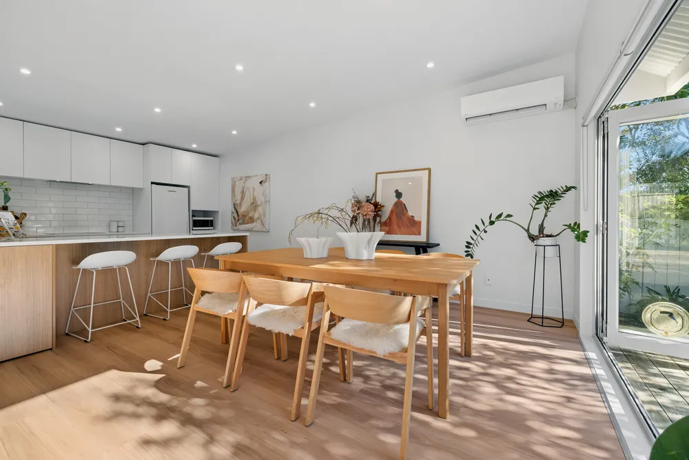 Photos of 35A Francis Street