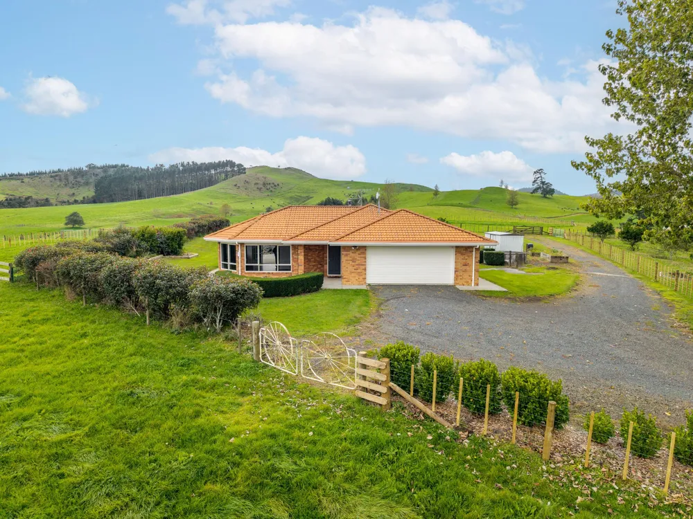Photos of 636 Kopuku Road