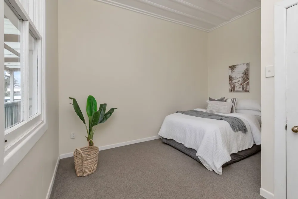 Photos of 12 Meldrum Street