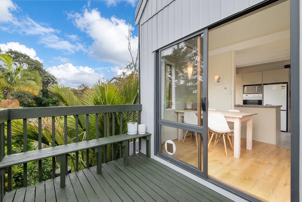Photos of 1/103A Mountbatten Avenue