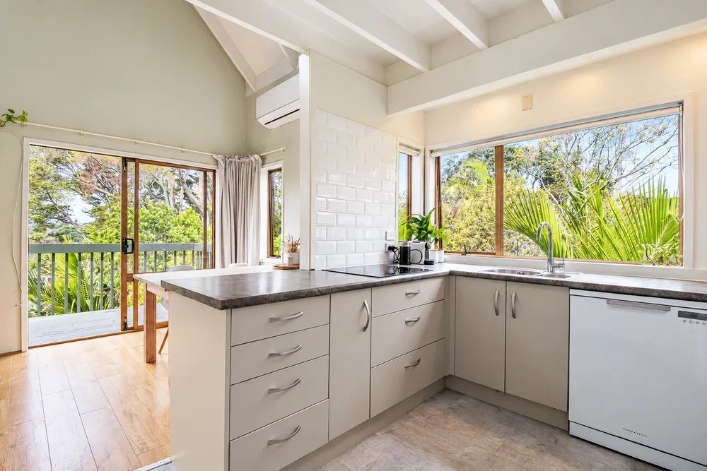 Photos of 1/103A Mountbatten Avenue