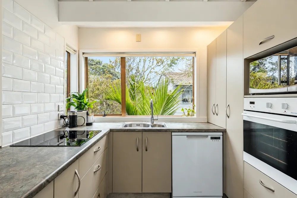 Photos of 1/103A Mountbatten Avenue