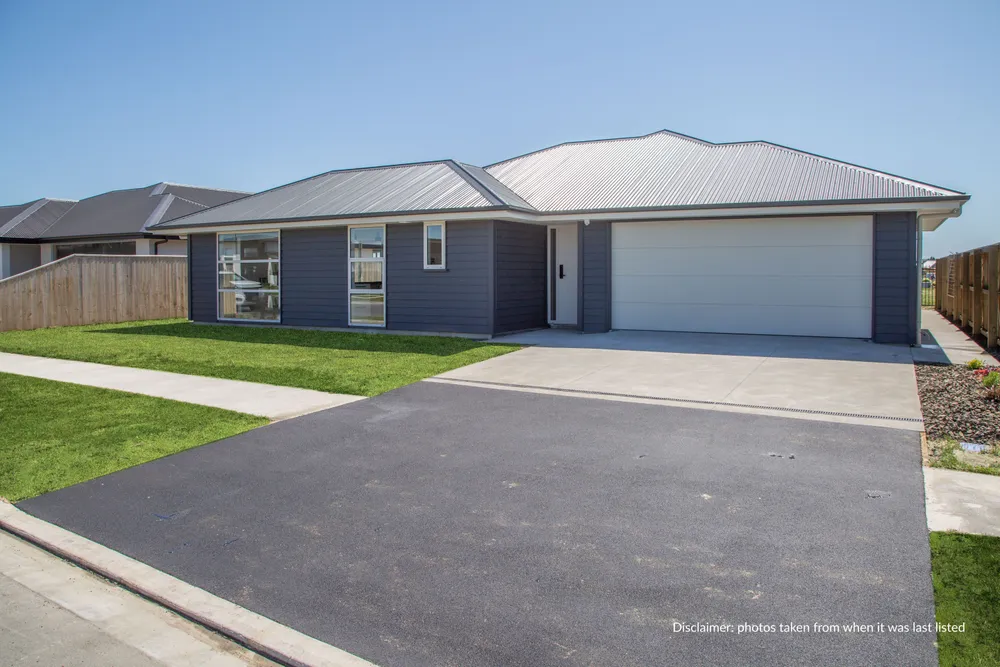 Photos of 5 Whitehorn Drive