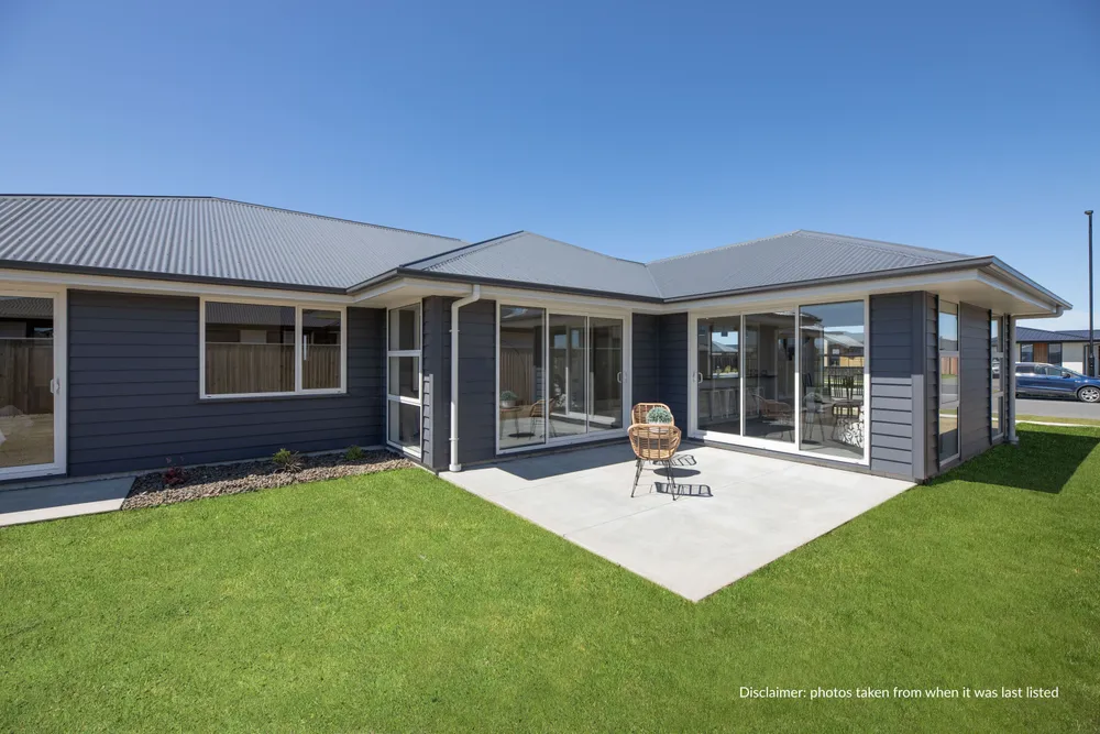 Photos of 5 Whitehorn Drive