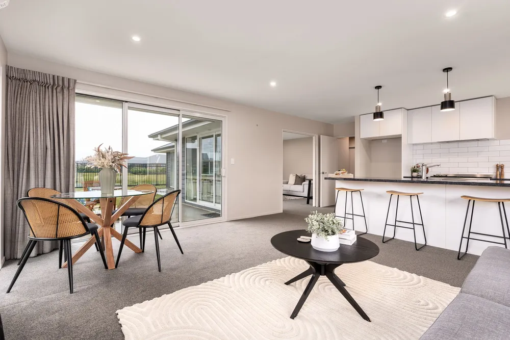 Photos of 5 Whitehorn Drive