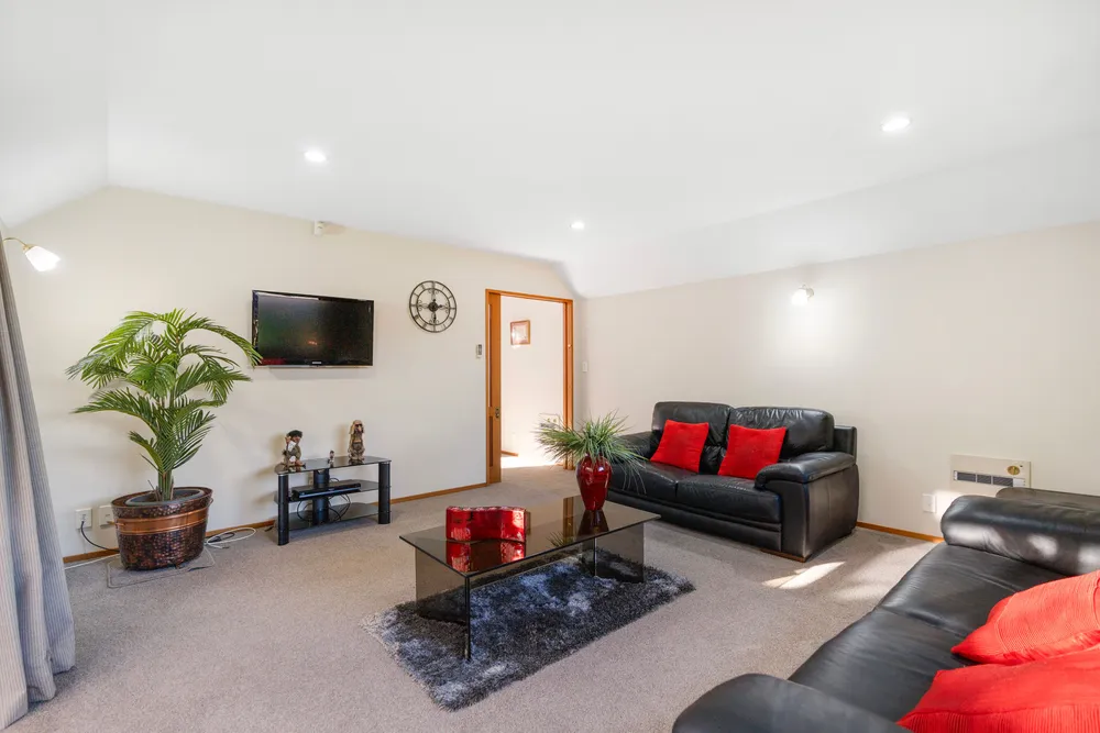 Photos of 433 Memorial Avenue