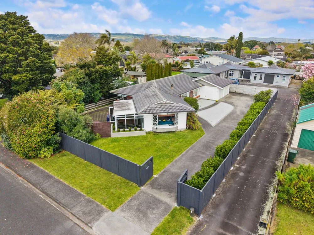 Photos of 12 Magnolia Avenue