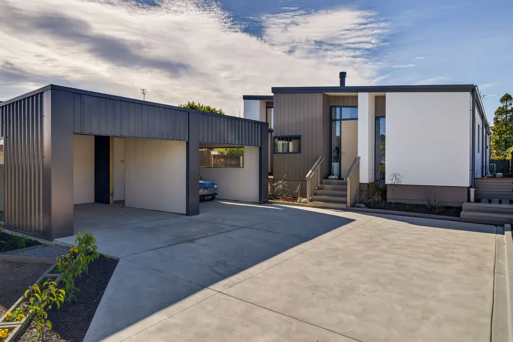 Photos of 209 Estuary Road