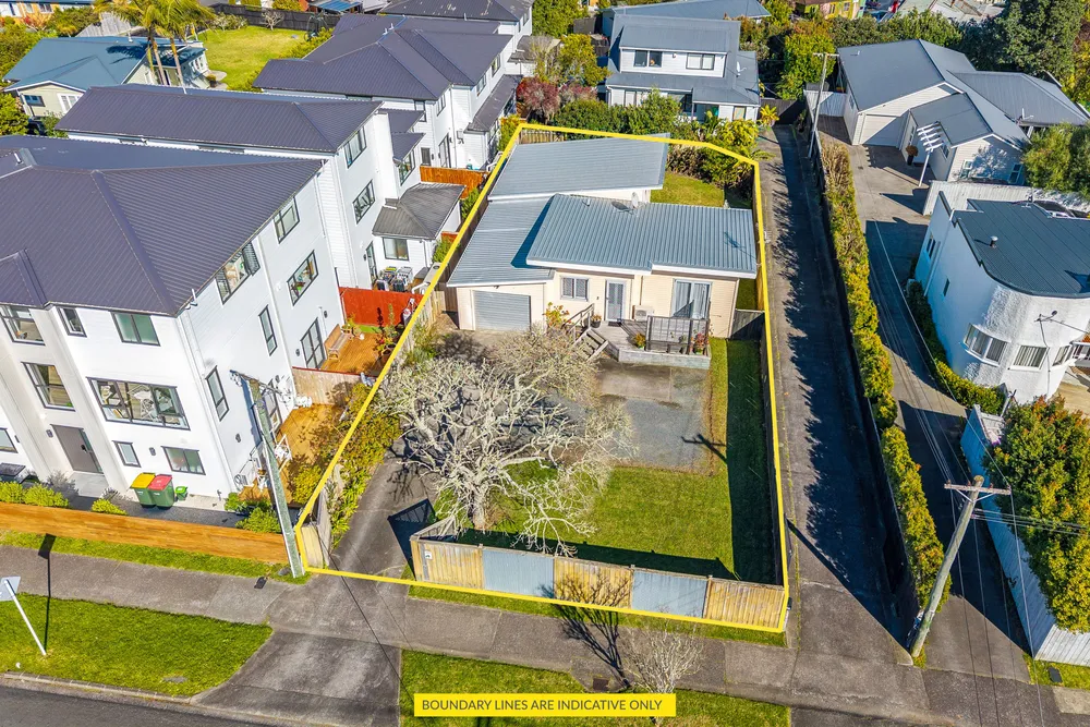Photos of 686 Te Atatu Road