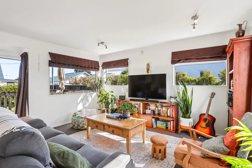 Photos of 686 Te Atatu Road