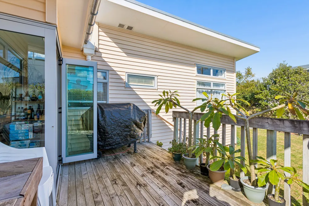 Photos of 686 Te Atatu Road