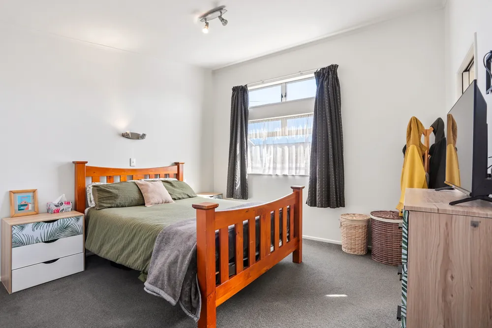 Photos of 686 Te Atatu Road