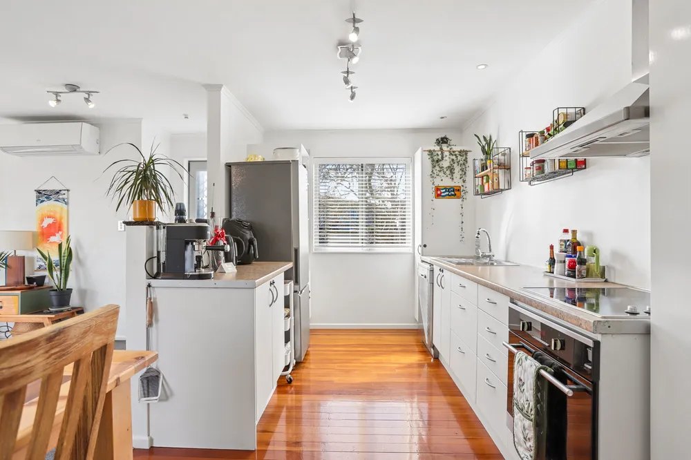 Photos of 686 Te Atatu Road