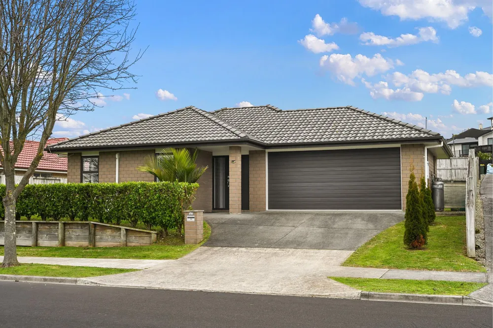 Photos of 44 Keston Crescent
