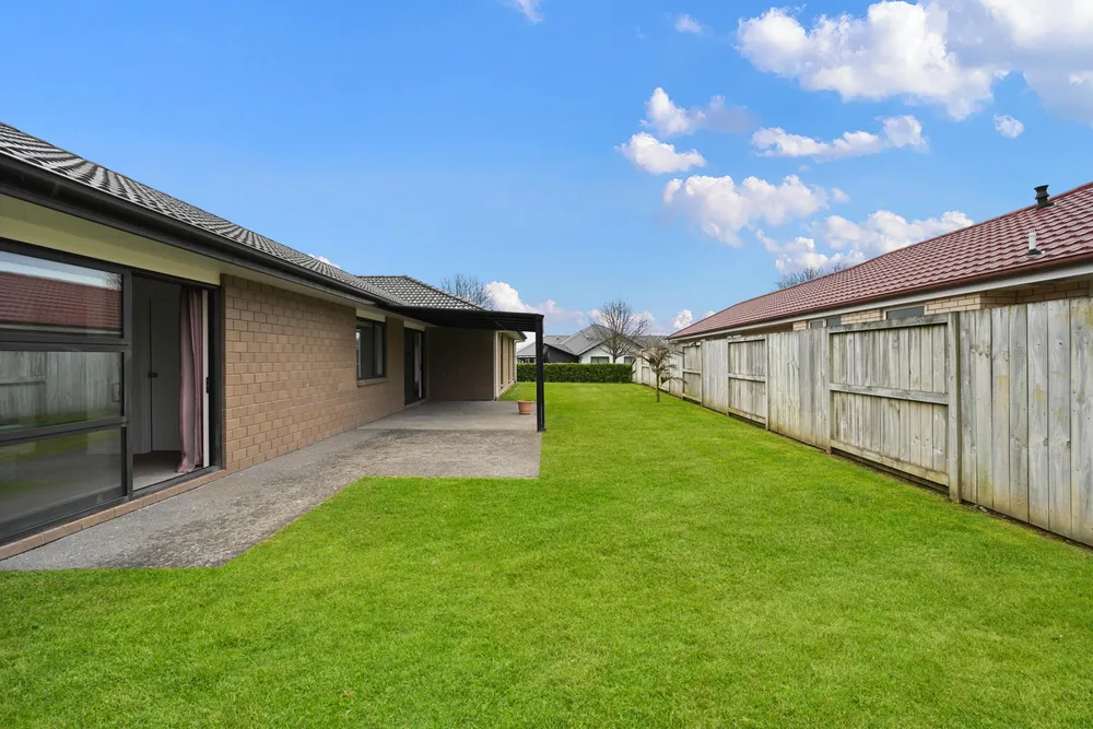 Photos of 44 Keston Crescent