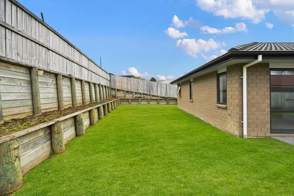 Photos of 44 Keston Crescent