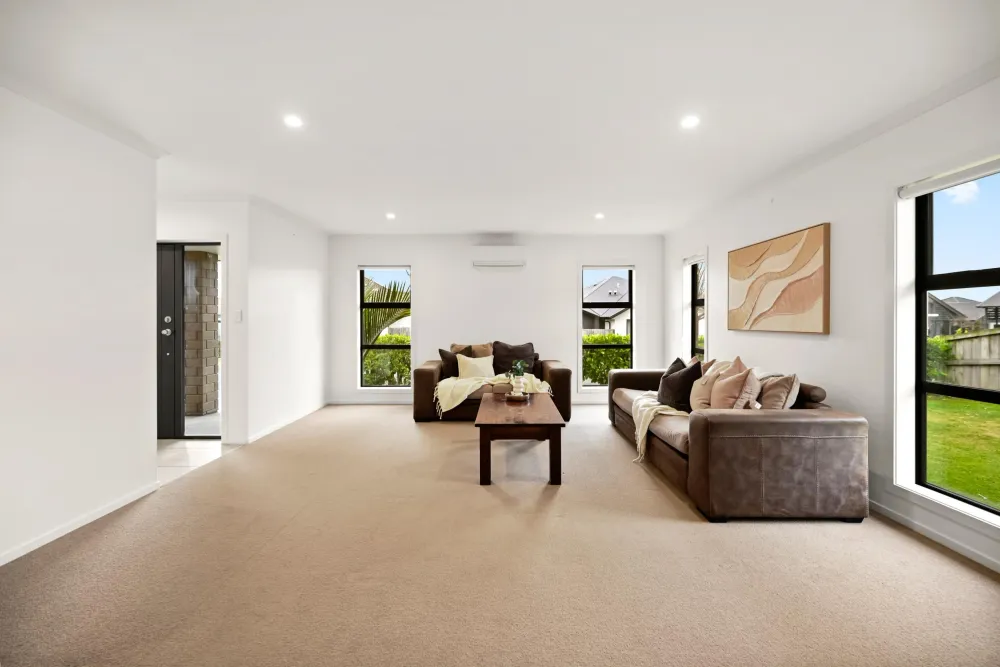 Photos of 44 Keston Crescent