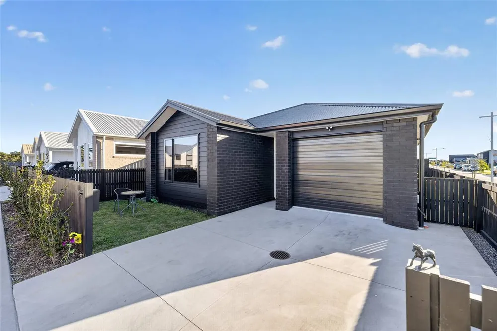 Photos of 2 Wharangi Lane