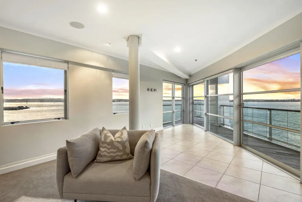 Photos of 45/143 Quay Street