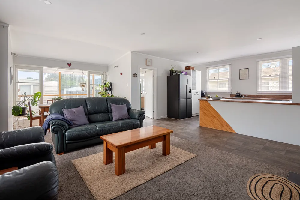 Photos of 569 Aberdeen Road