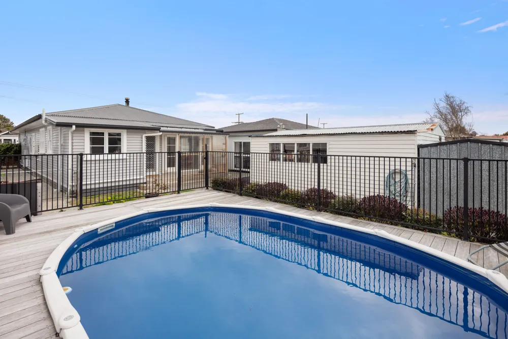 Photos of 569 Aberdeen Road