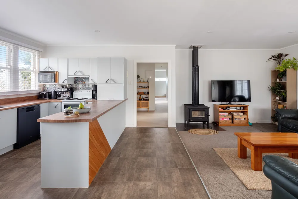 Photos of 569 Aberdeen Road