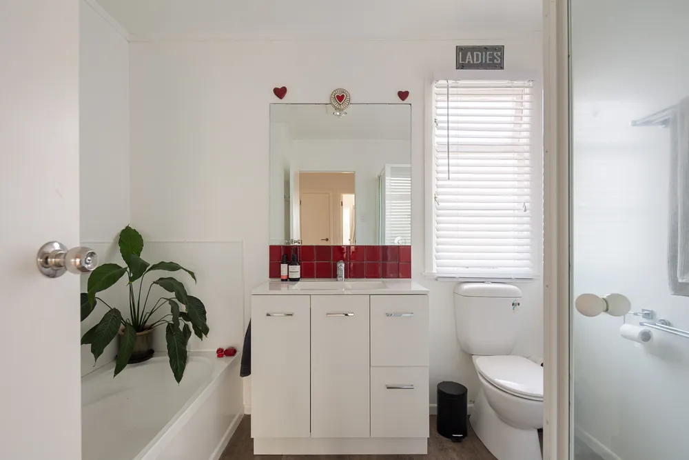 Photos of 569 Aberdeen Road