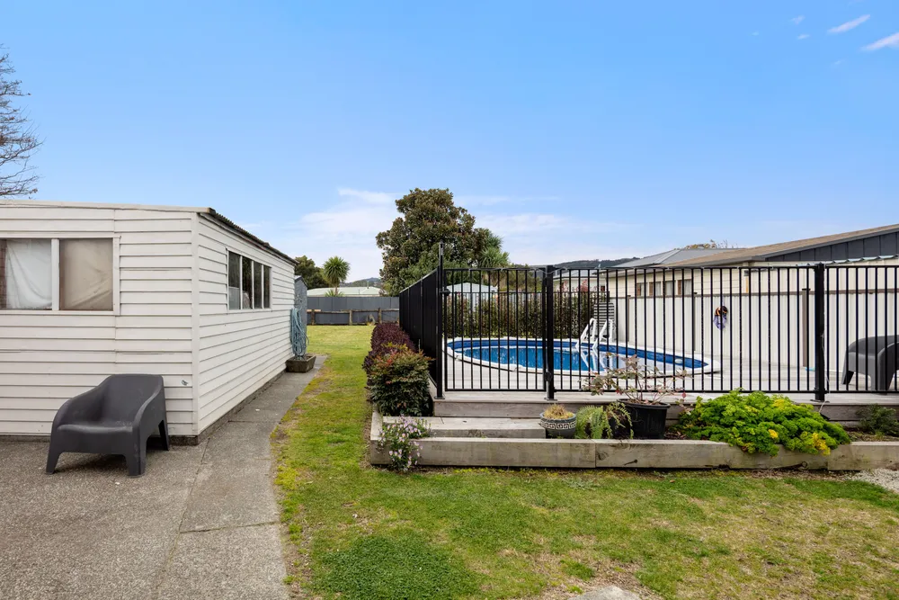 Photos of 569 Aberdeen Road
