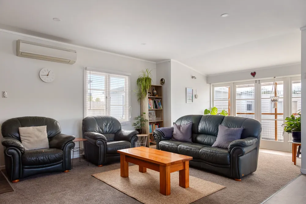 Photos of 569 Aberdeen Road