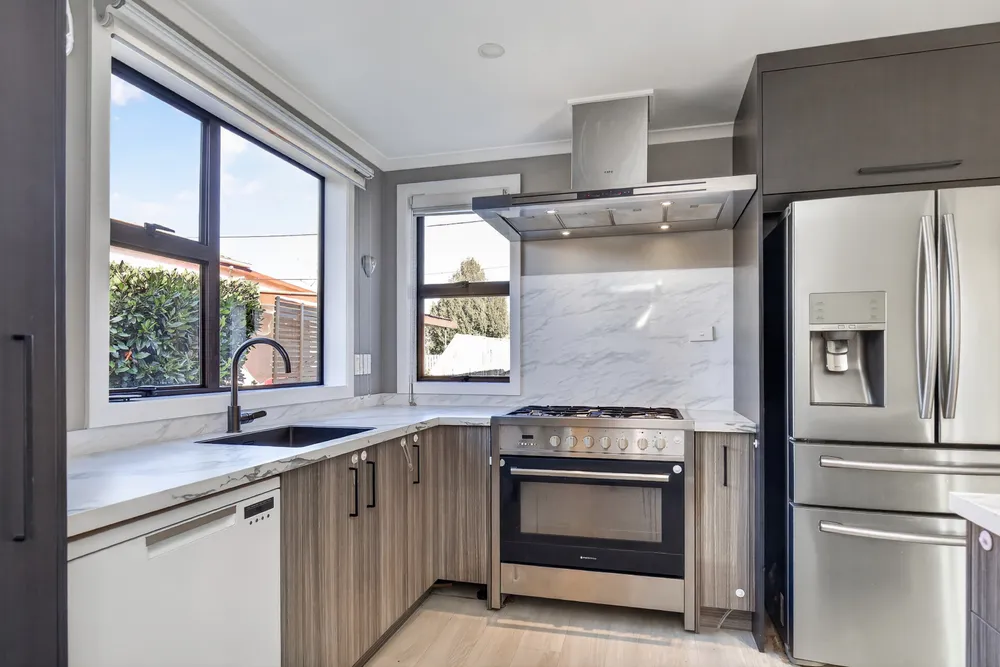 Photos of 17 Fastnet Street