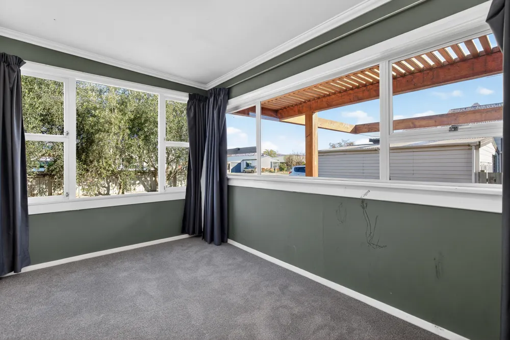 Photos of 17 Fastnet Street