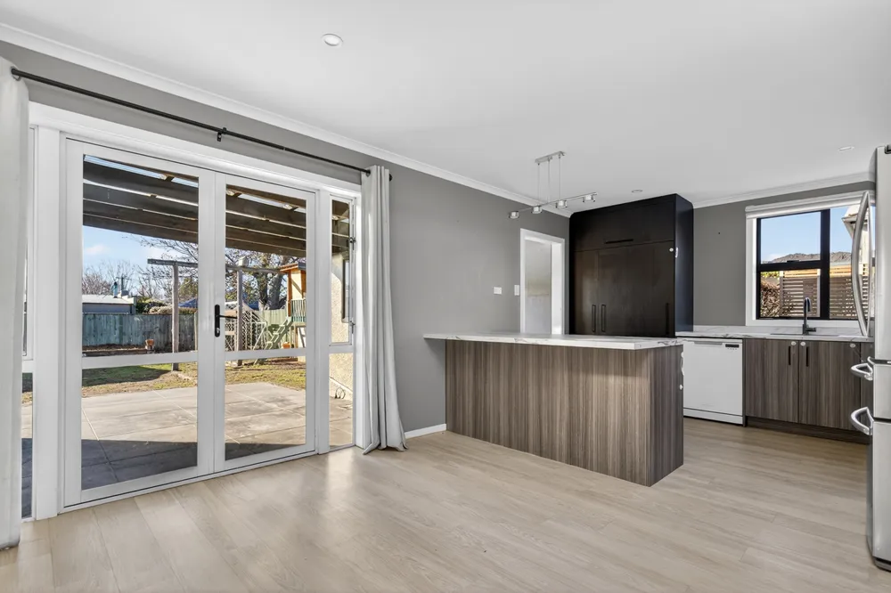 Photos of 17 Fastnet Street