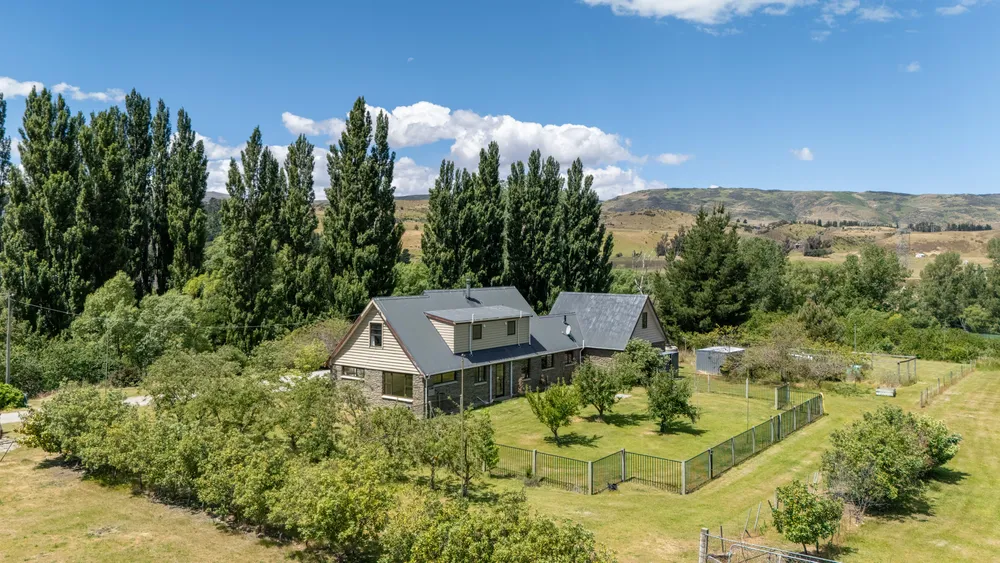 Photos of 17 Fastnet Street