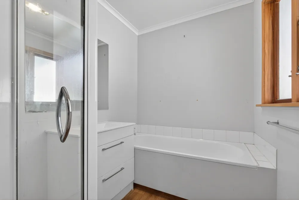 Photos of 17 Fastnet Street
