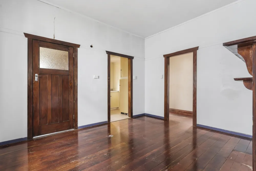 Photos of 34 Warwick Avenue
