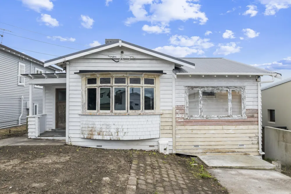 Photos of 34 Warwick Avenue