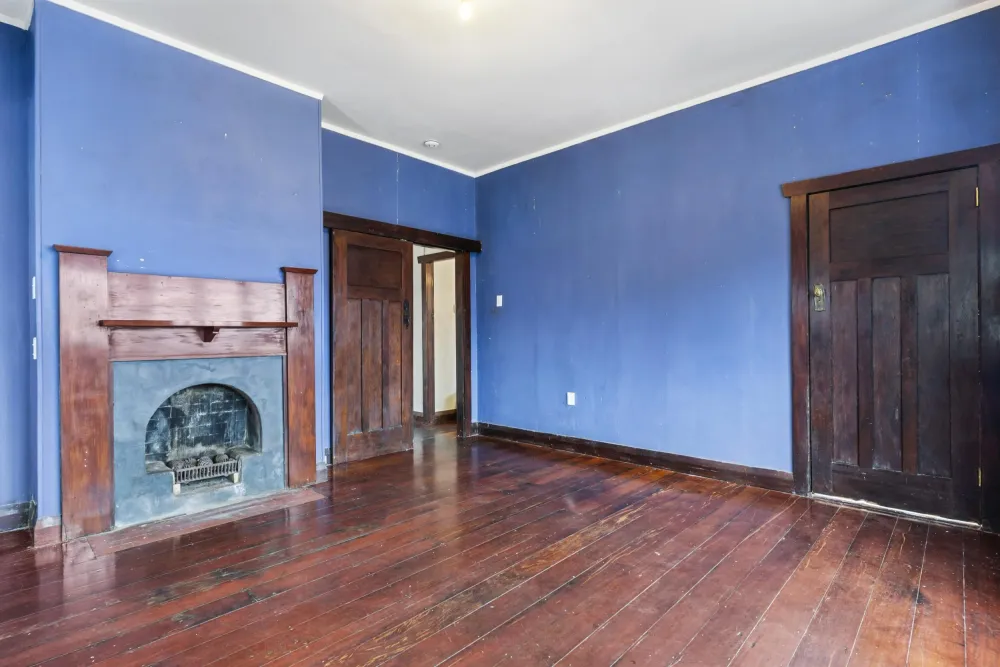 Photos of 34 Warwick Avenue