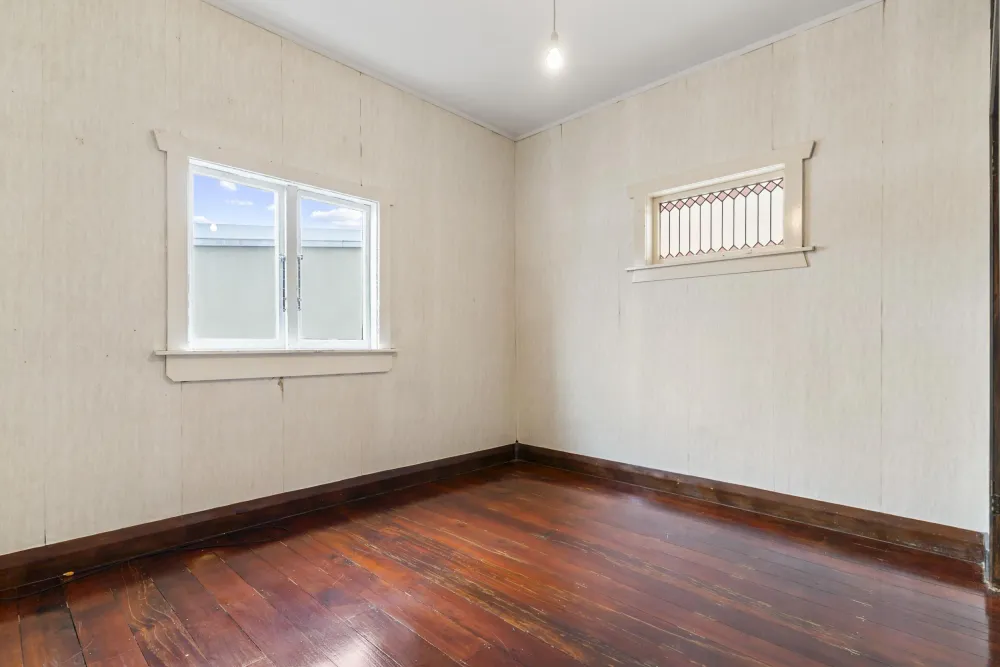 Photos of 34 Warwick Avenue