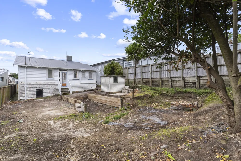 Photos of 34 Warwick Avenue