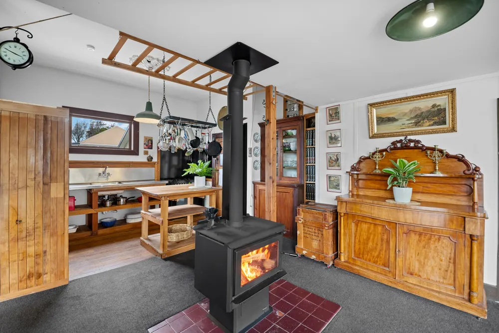 Photos of 113 Sullivan Avenue