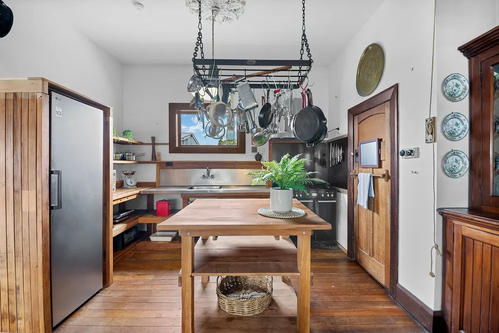 Photos of 113 Sullivan Avenue