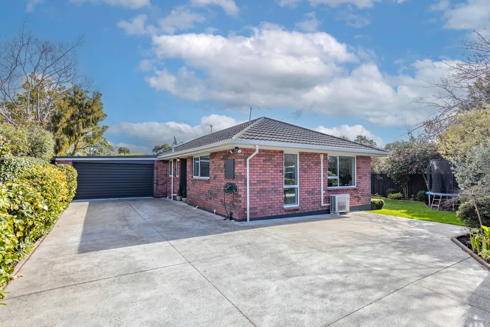 Photos of 15A Kaiwara Street
