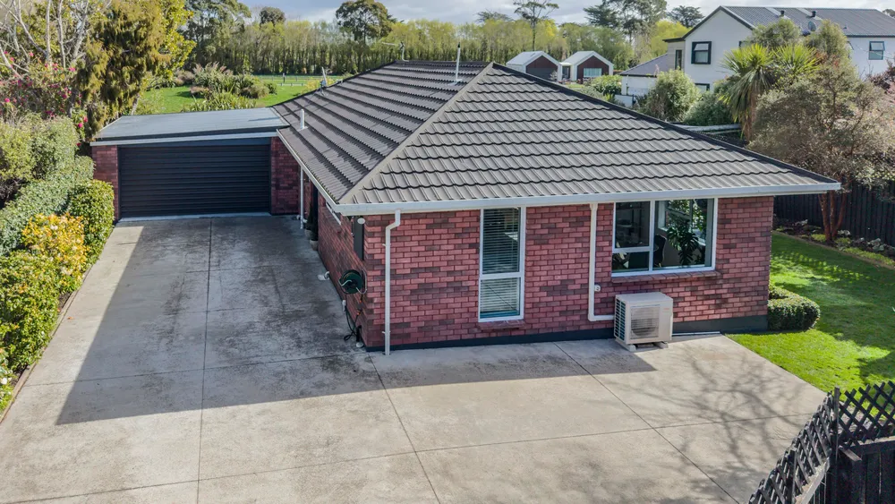 Photos of 15A Kaiwara Street
